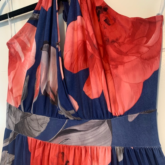 Quiz | Floral Halter Maxi Dress - Picture 3 of 14